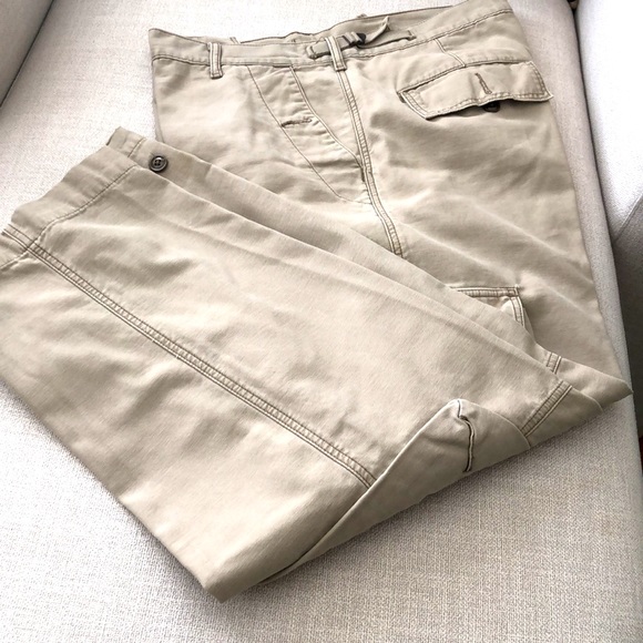 Levi's Other - 🎉Men’s LEVIS Cargo Pants 💝